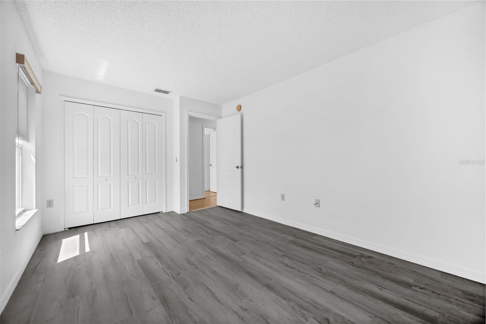 Image 22 of 44 For 203 Heronwood Circle