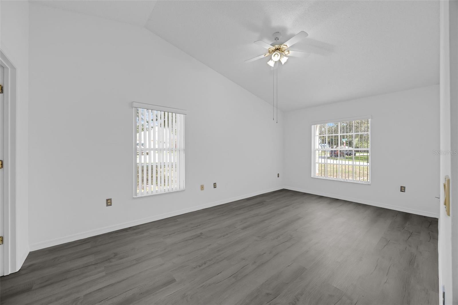 Image 23 of 44 For 203 Heronwood Circle