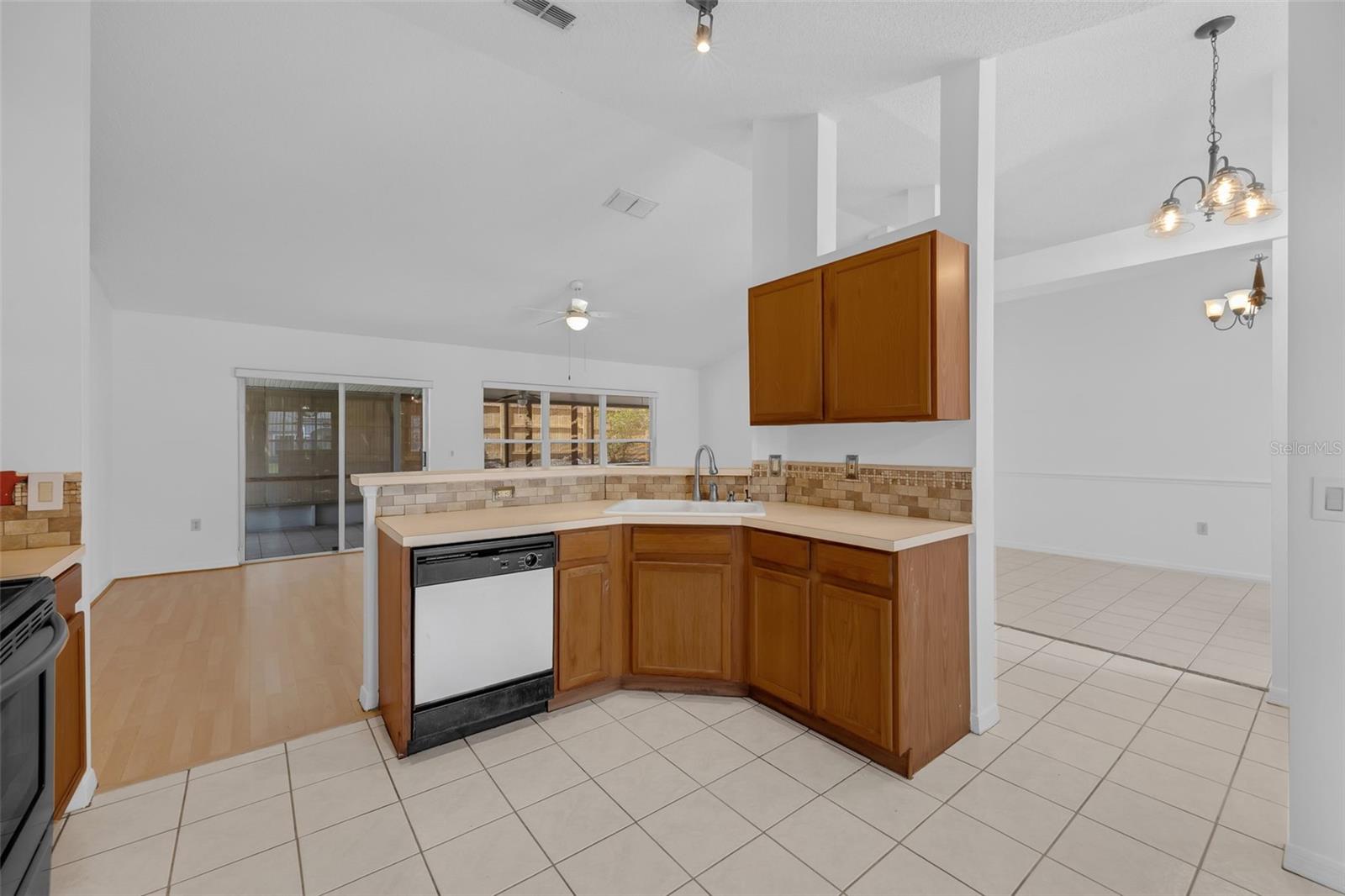 Image 9 of 44 For 203 Heronwood Circle