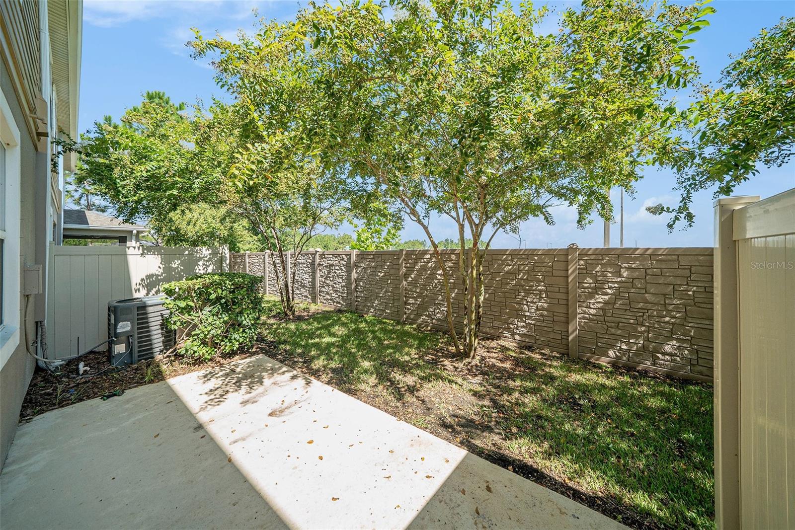 Image 16 of 17 For 18817 Ulmus Street