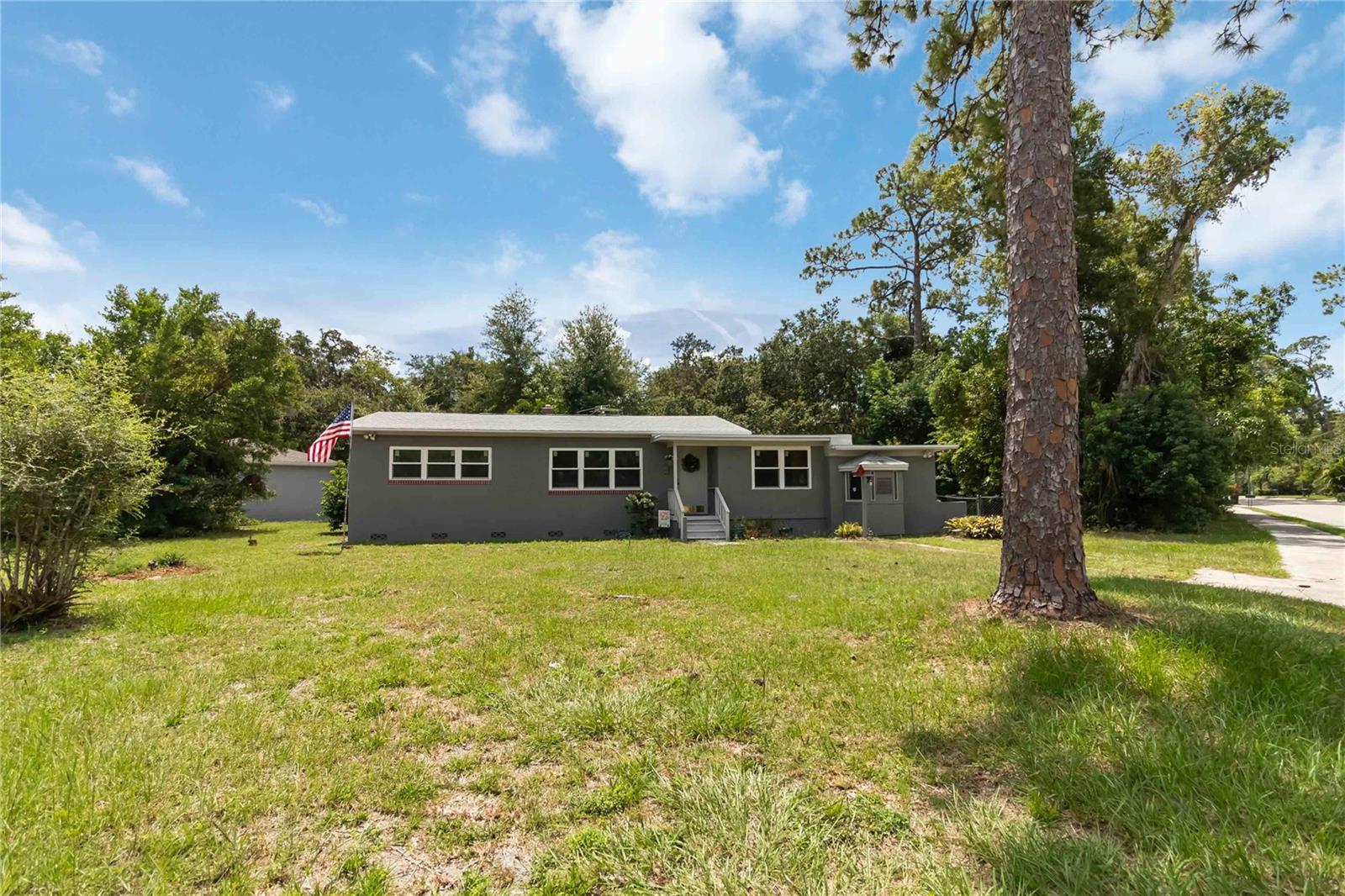 Image 2 of 50 For 1401 Forest Drive