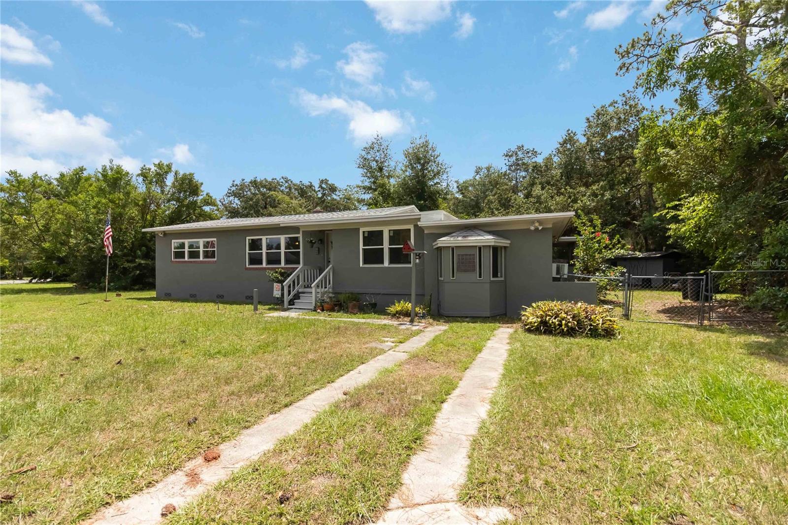 Image 3 of 50 For 1401 Forest Drive