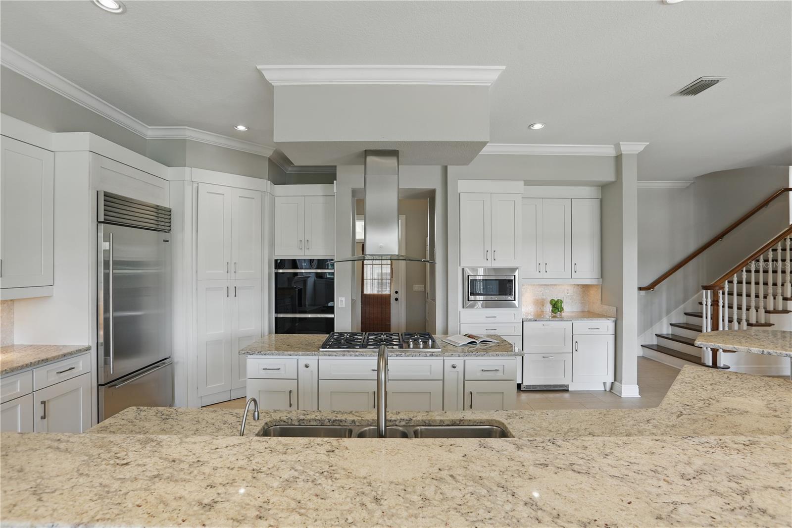 Image 14 of 52 For 6036 Greatwater Dr