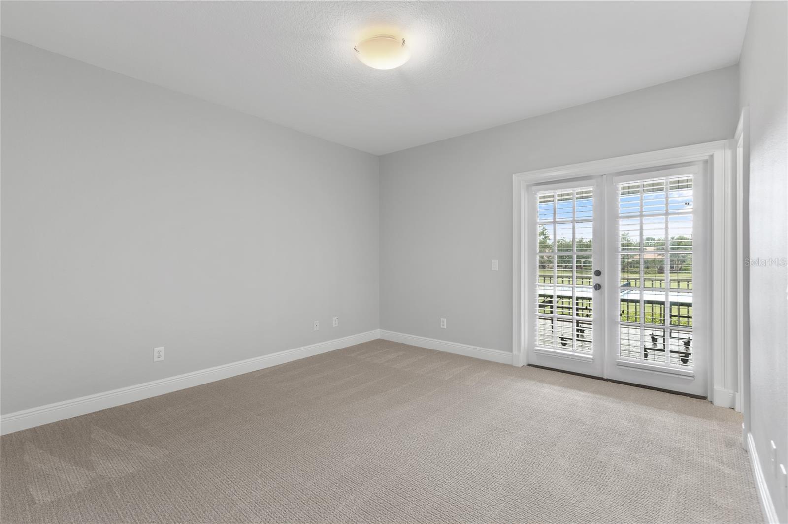 Image 33 of 52 For 6036 Greatwater Dr