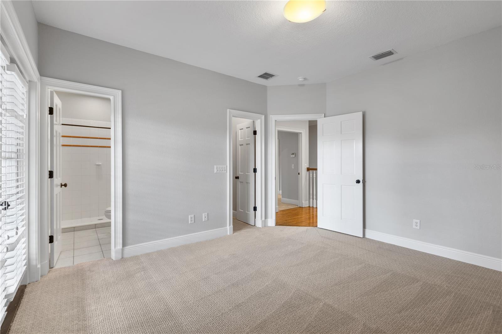 Image 34 of 52 For 6036 Greatwater Dr