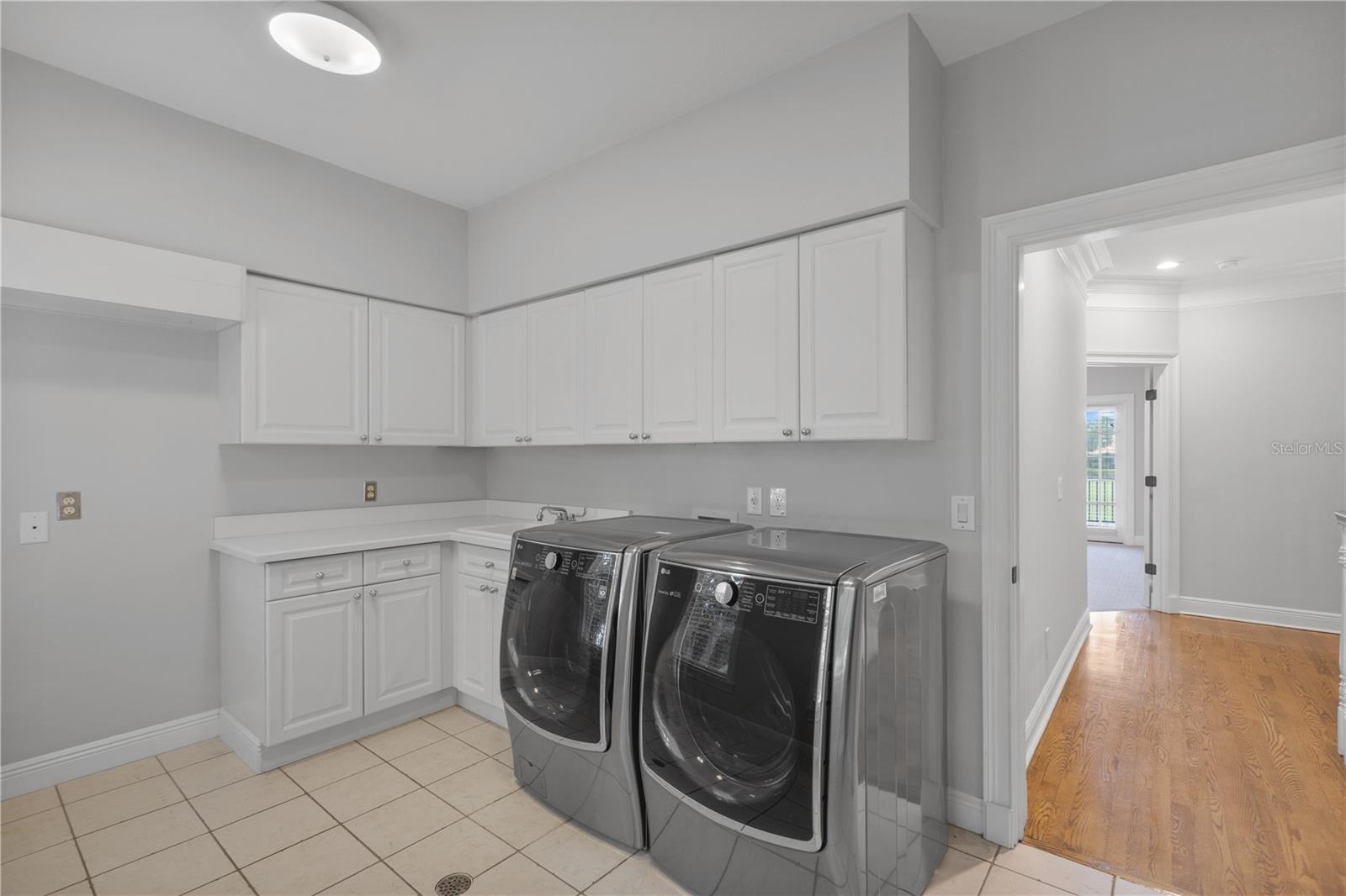 Image 40 of 52 For 6036 Greatwater Dr