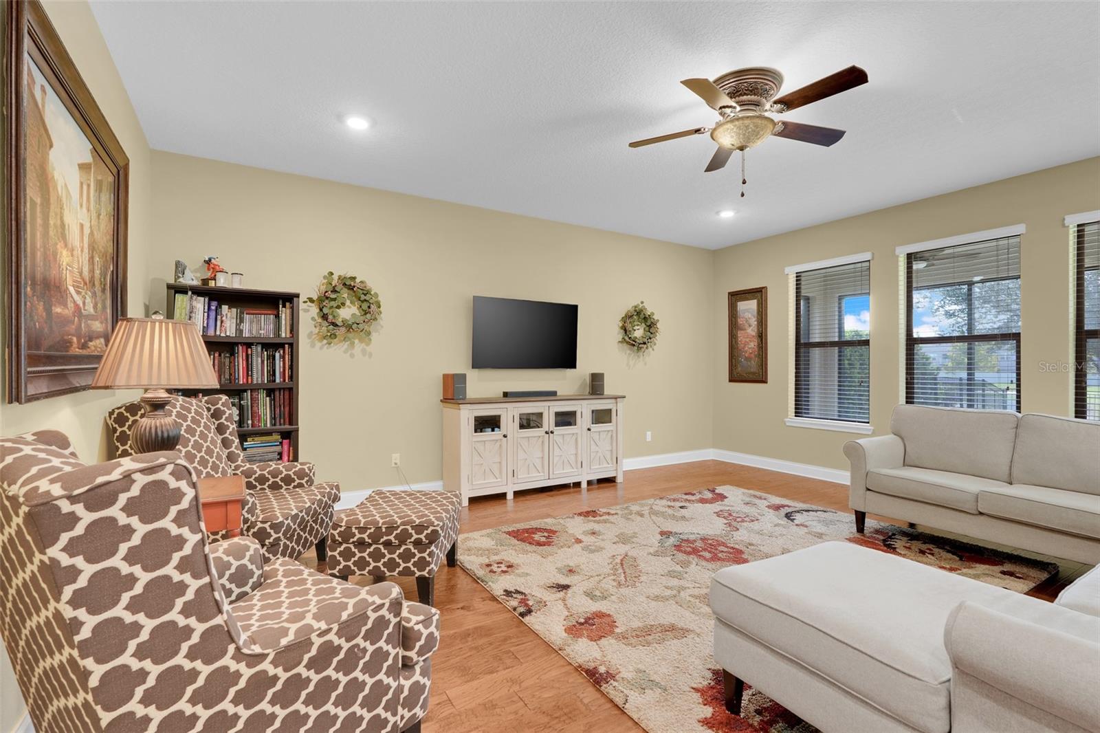 Image 10 of 50 For 8337 Vivaro Isle Way