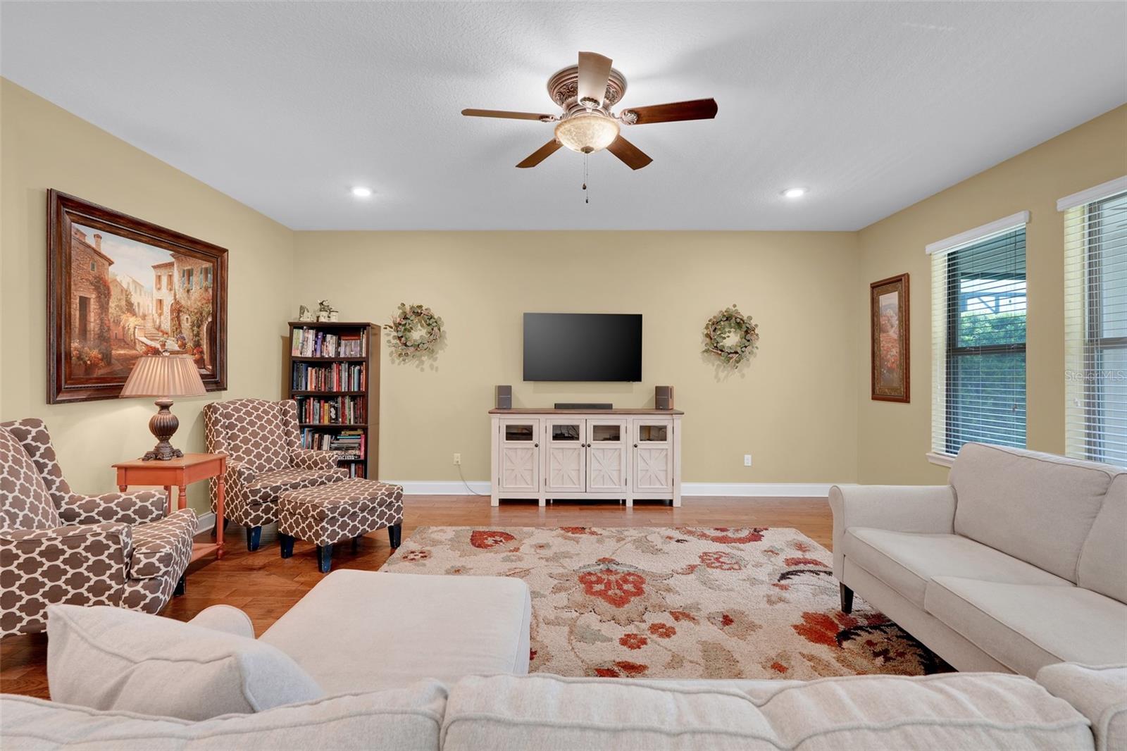 Image 11 of 50 For 8337 Vivaro Isle Way