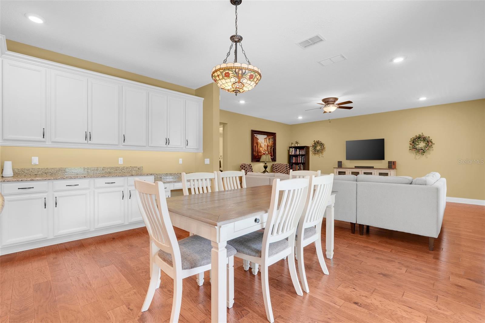 Image 12 of 50 For 8337 Vivaro Isle Way