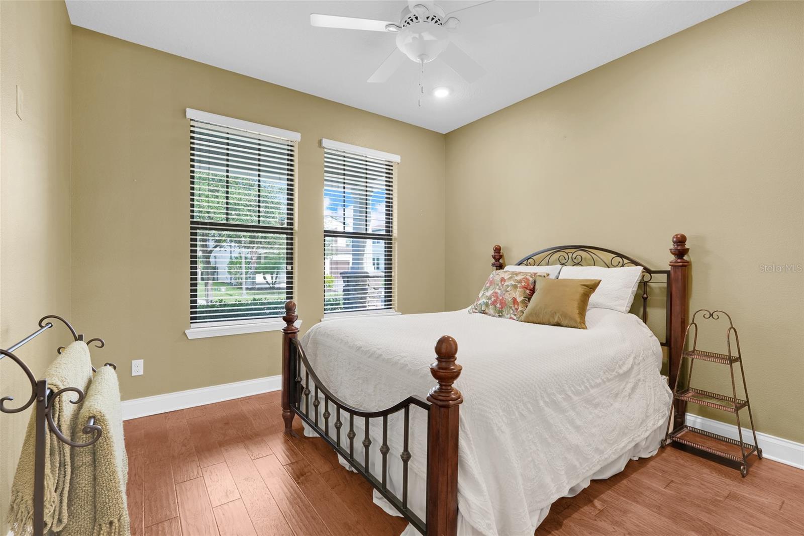 Image 25 of 50 For 8337 Vivaro Isle Way