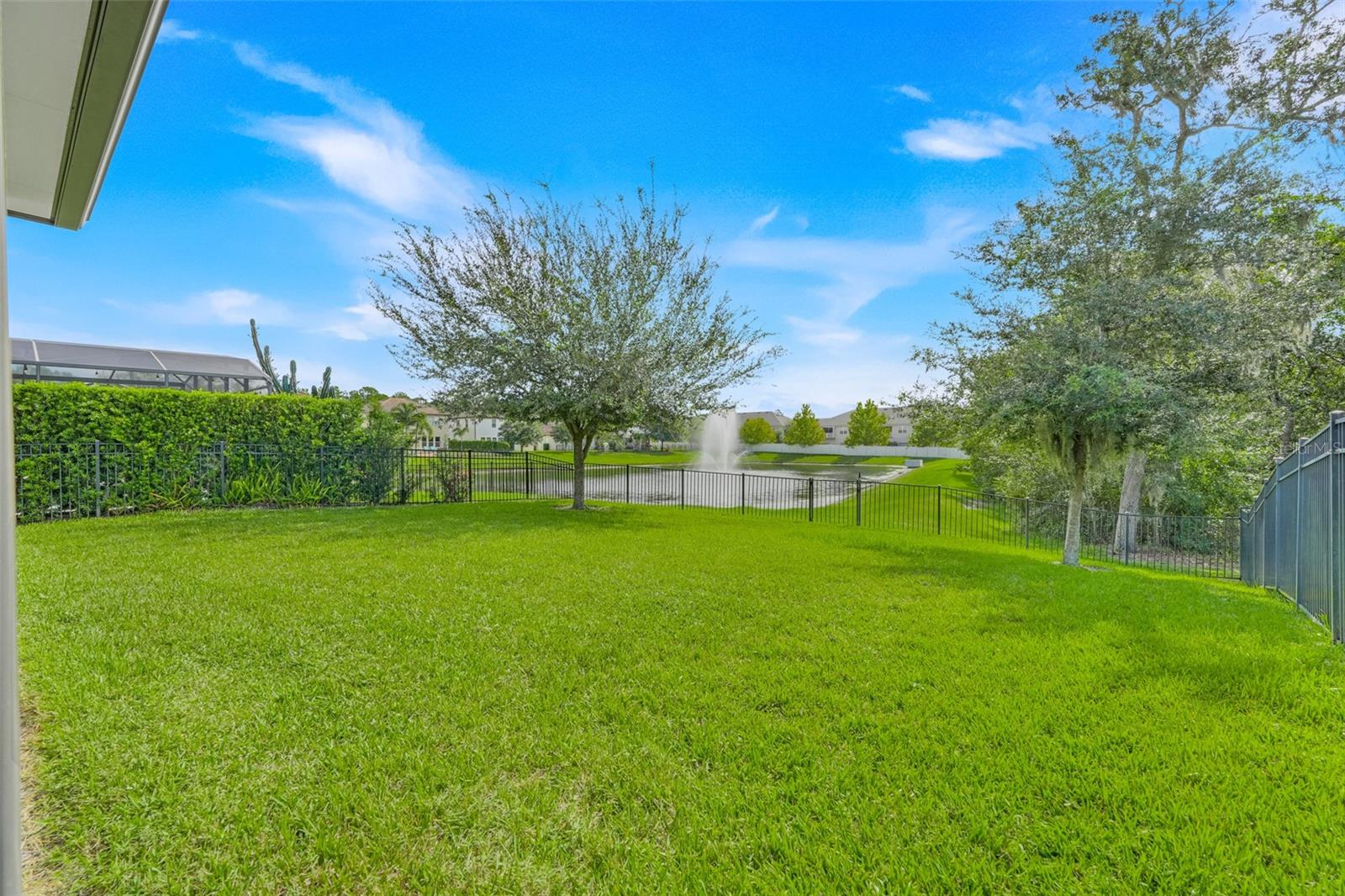 Image 42 of 50 For 8337 Vivaro Isle Way