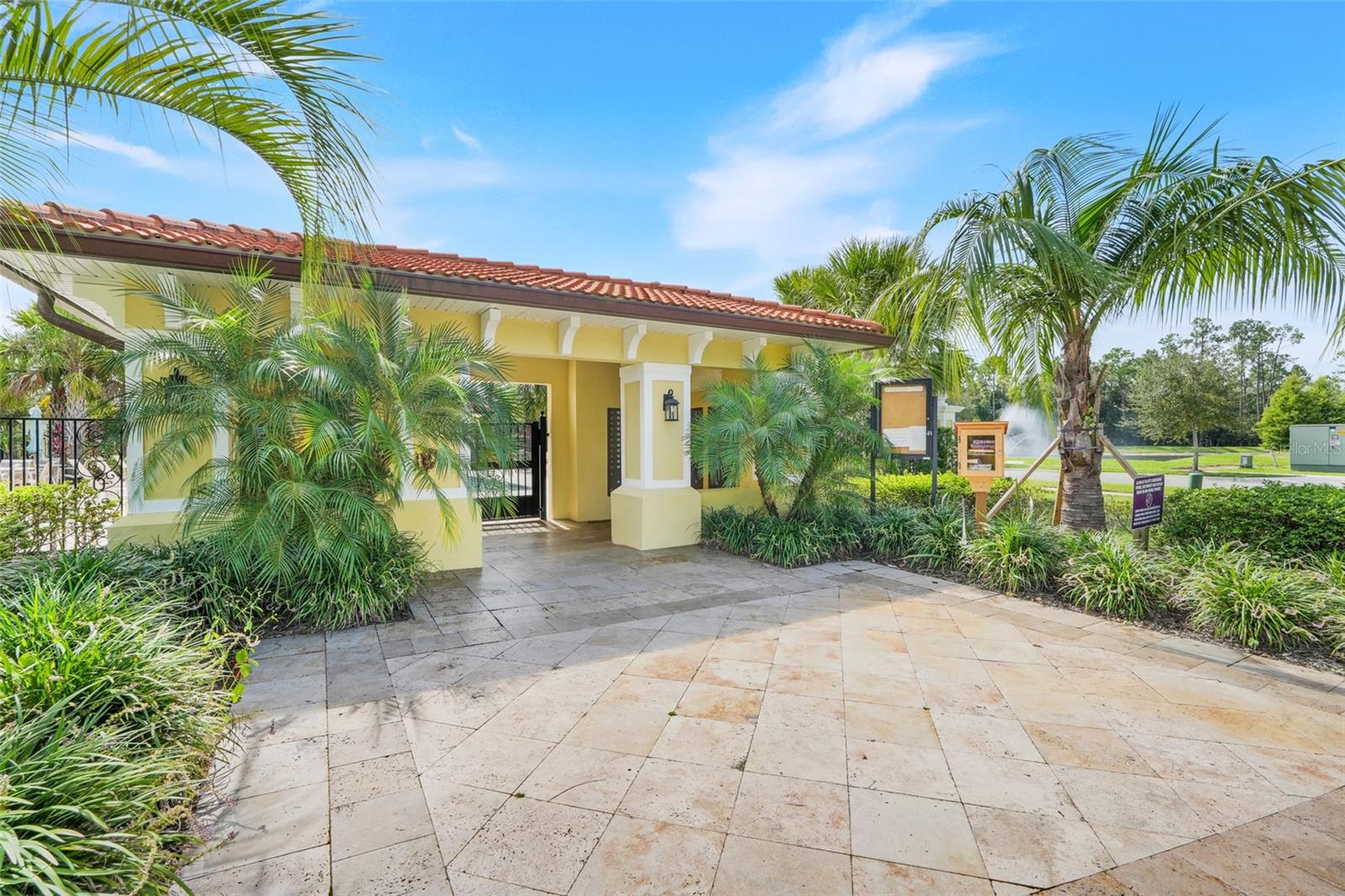 Image 45 of 50 For 8337 Vivaro Isle Way