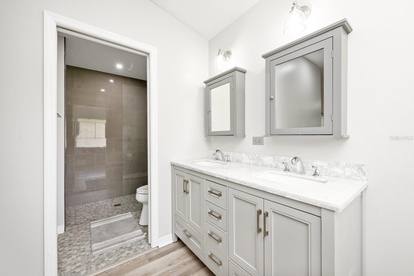 Image 13 of 32 For 27302 Orchid Glade Street