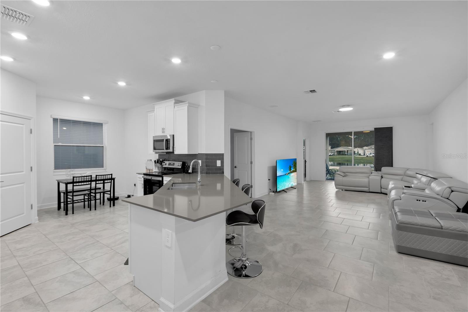 Image 4 of 31 For 3087 Camden Way