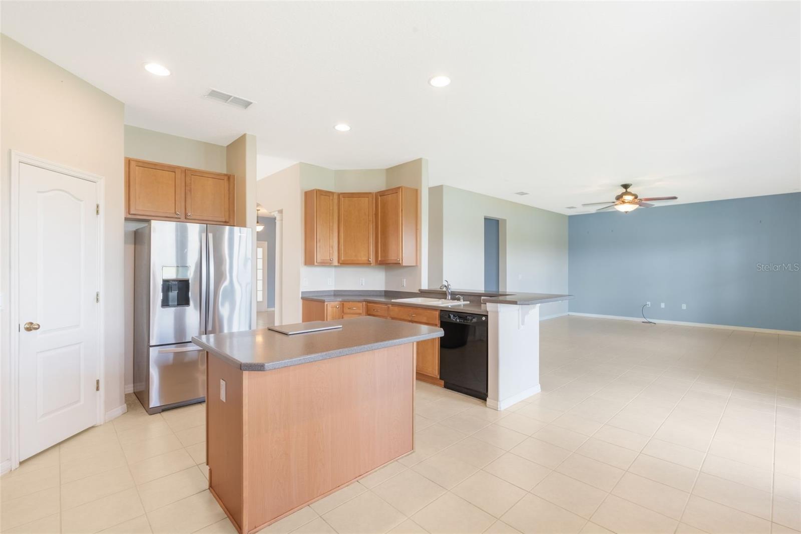 Image 17 of 66 For 2549 Balforn Tower Way