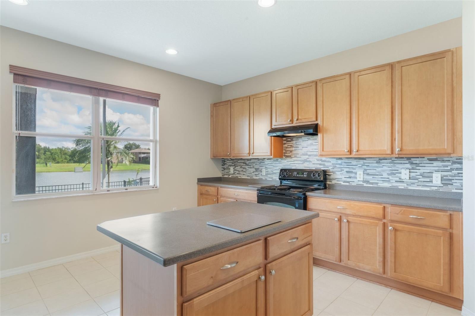 Image 19 of 66 For 2549 Balforn Tower Way