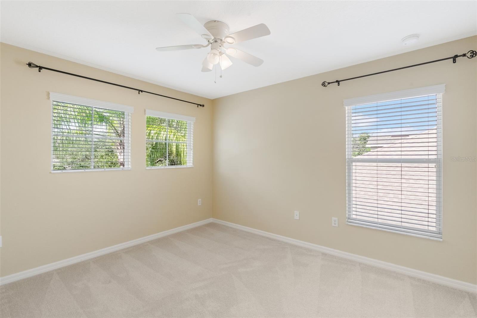 Image 22 of 66 For 2549 Balforn Tower Way
