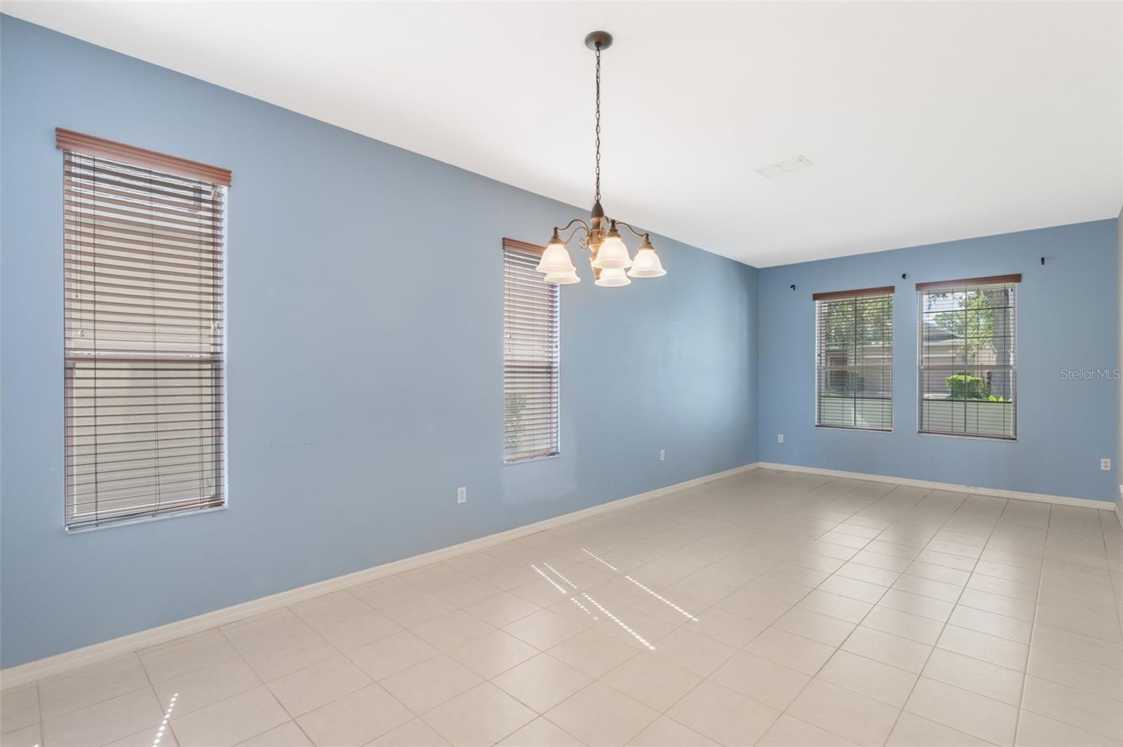 Image 4 of 66 For 2549 Balforn Tower Way
