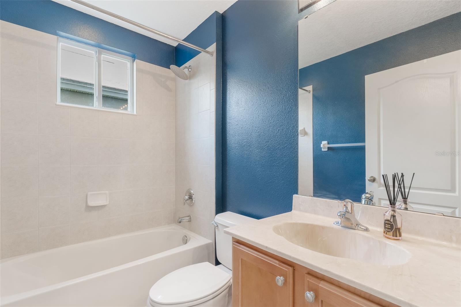 Image 49 of 66 For 2549 Balforn Tower Way