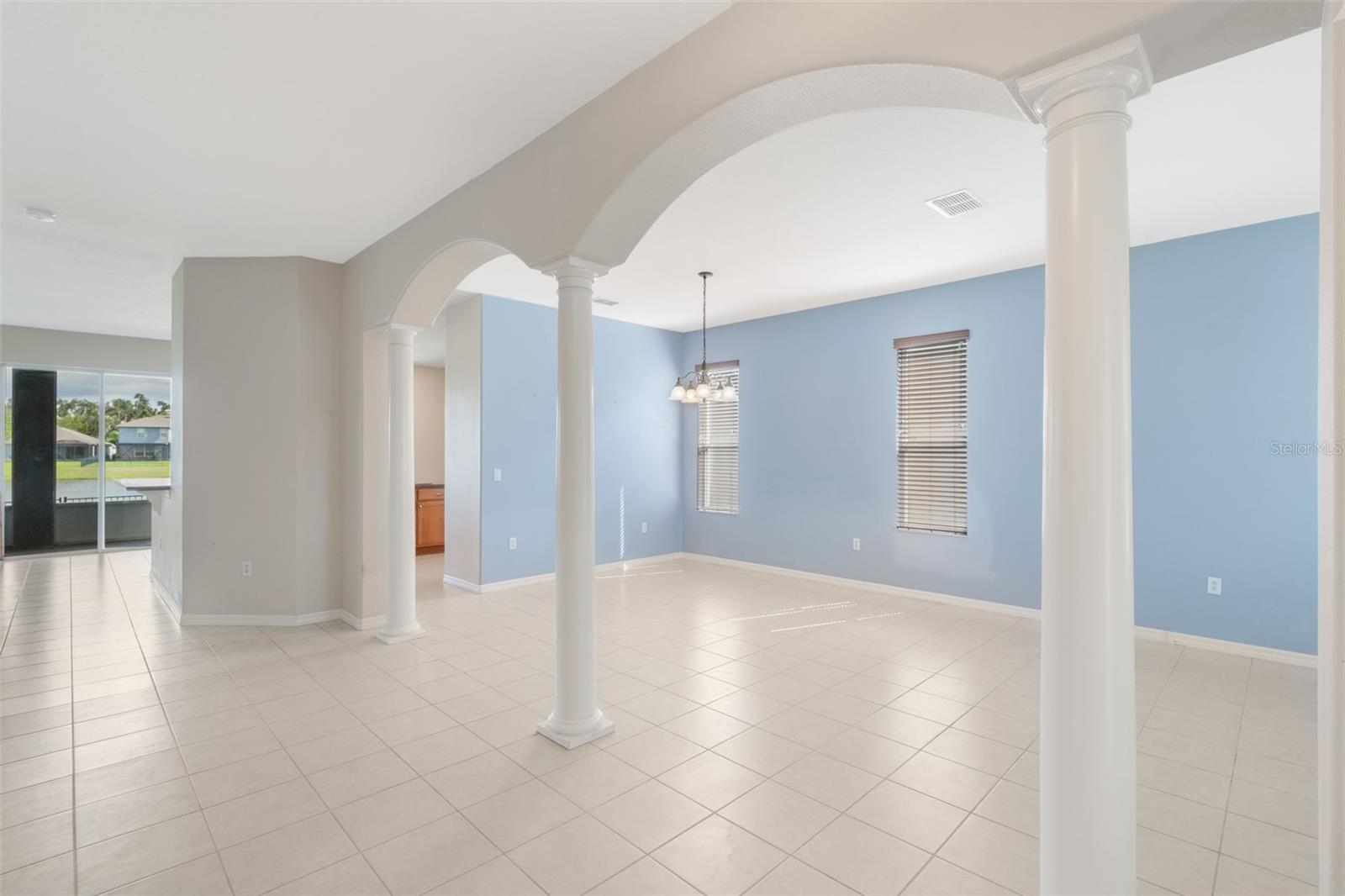 Image 8 of 66 For 2549 Balforn Tower Way