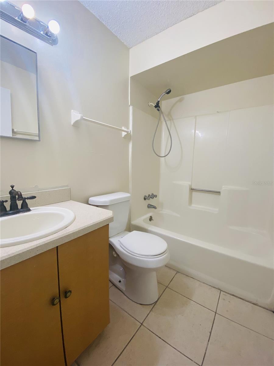 Image 4 of 13 For 1717 Birchwood Circle 1