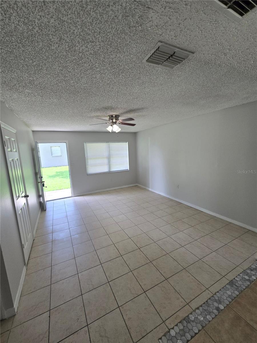 Image 8 of 13 For 1717 Birchwood Circle 1