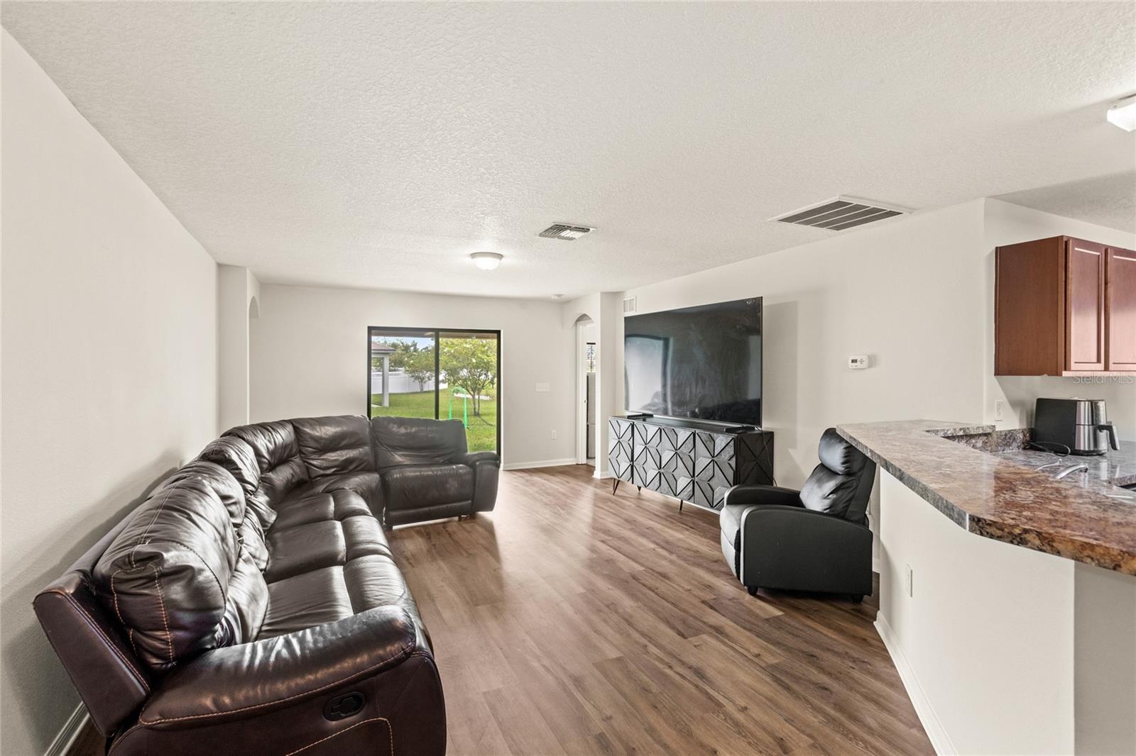 Image 12 of 29 For 519 Delta Avenue
