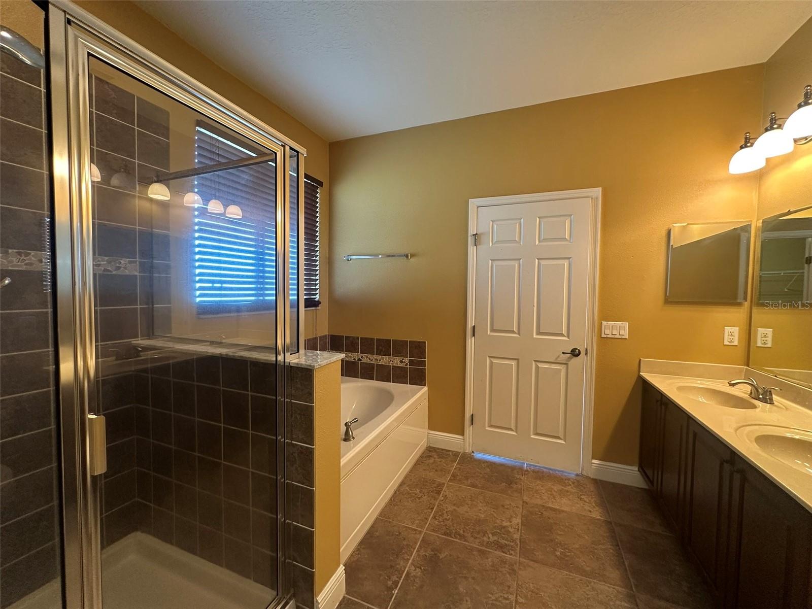 Image 23 of 53 For 2412 Country Pond Ct
