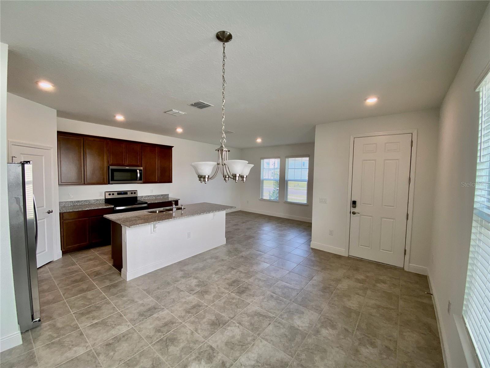 Image 4 of 28 For 12073 Bracco Street