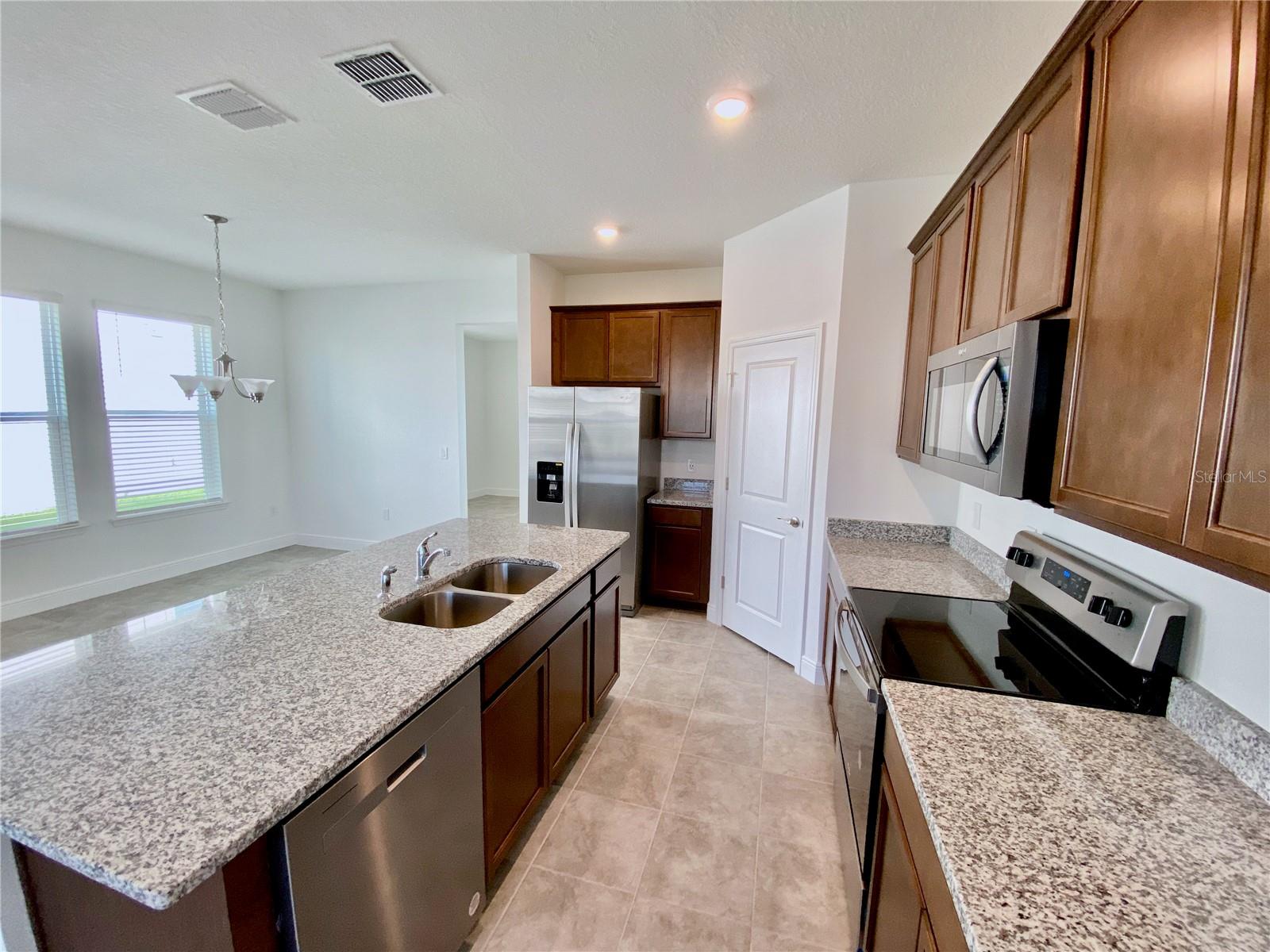Image 7 of 28 For 12073 Bracco Street