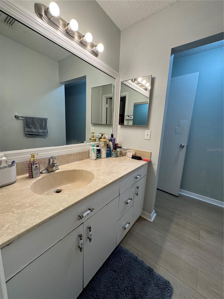 Image 17 of 35 For 7237 Harbor Heights Circle