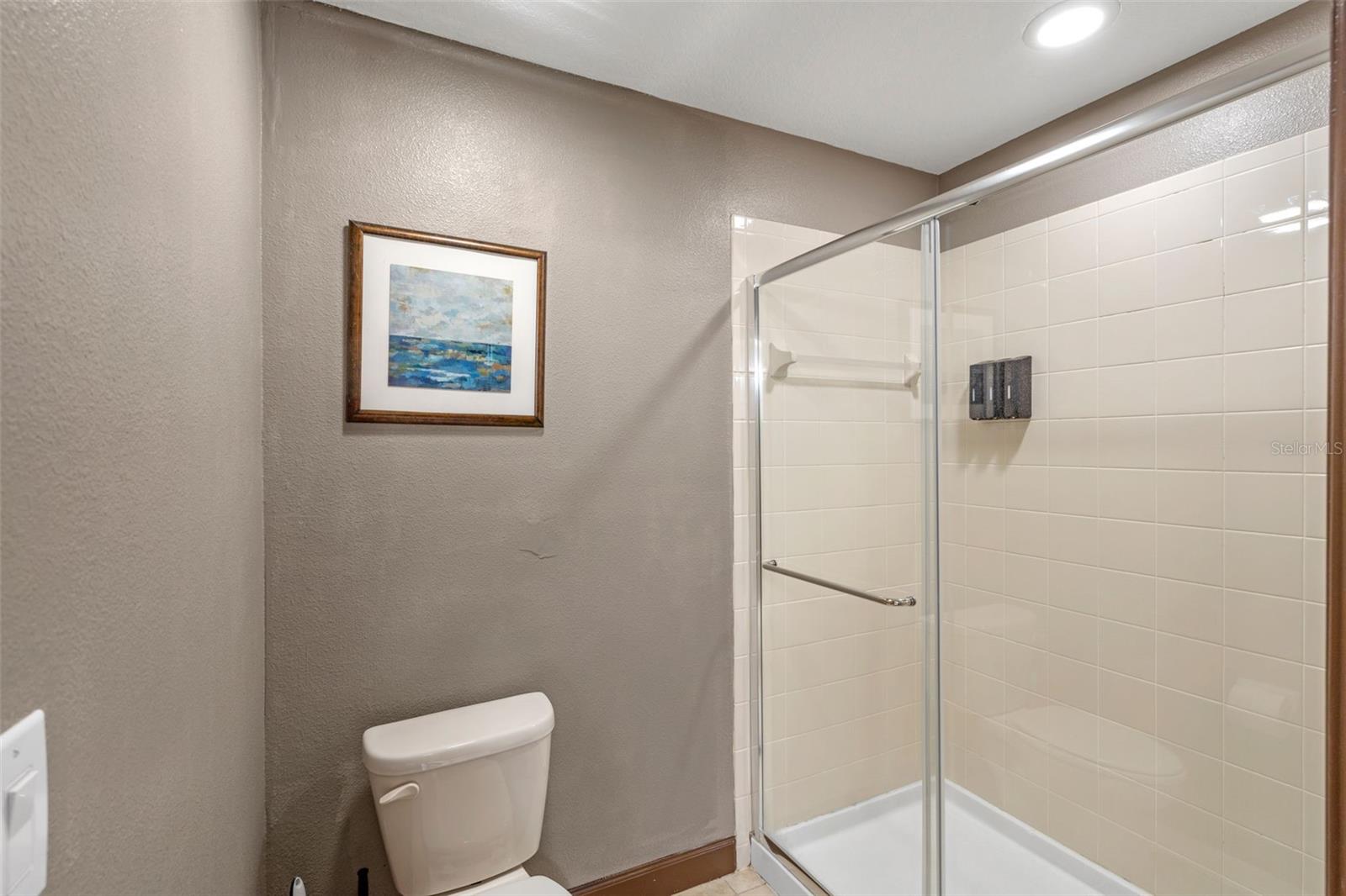 Image 20 of 43 For 1424 Wexford Way