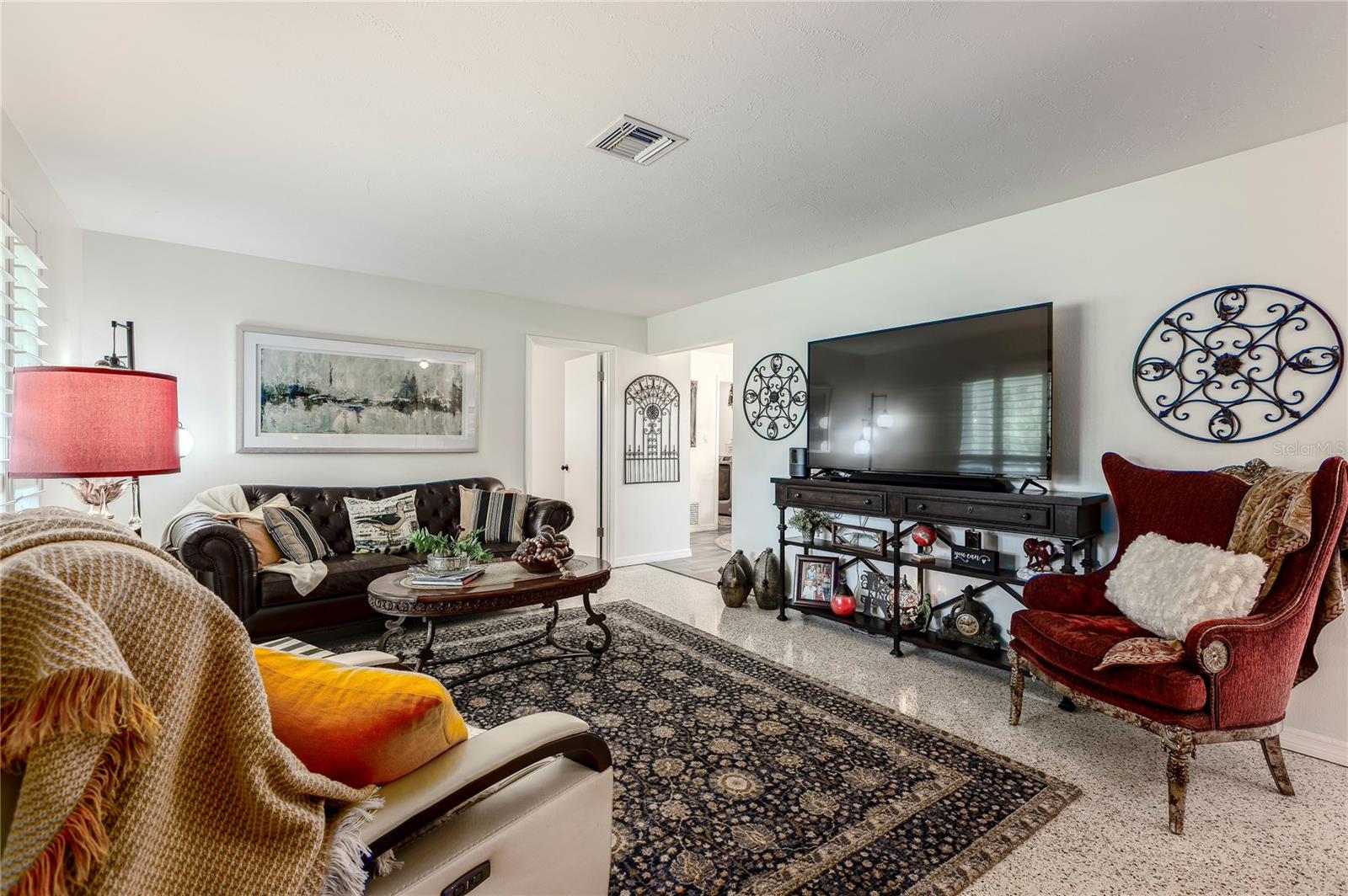 Image 3 of 31 For 111 Kingswood Court