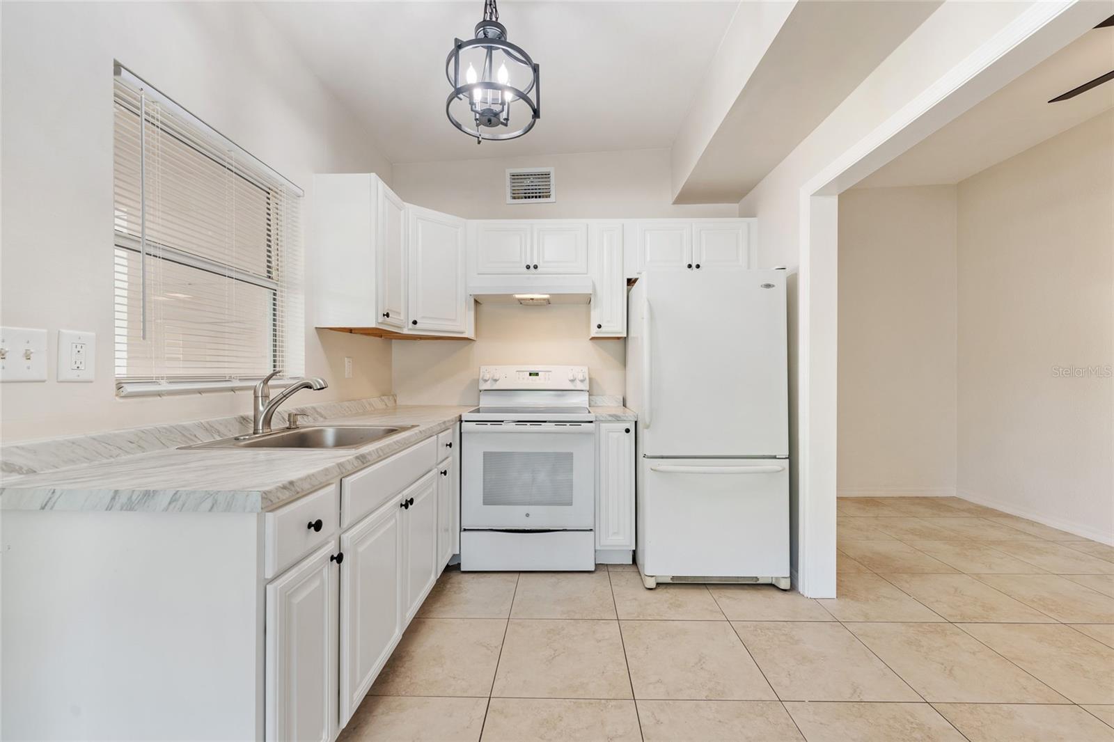 Image 10 of 21 For 315 Fairlane Avenue