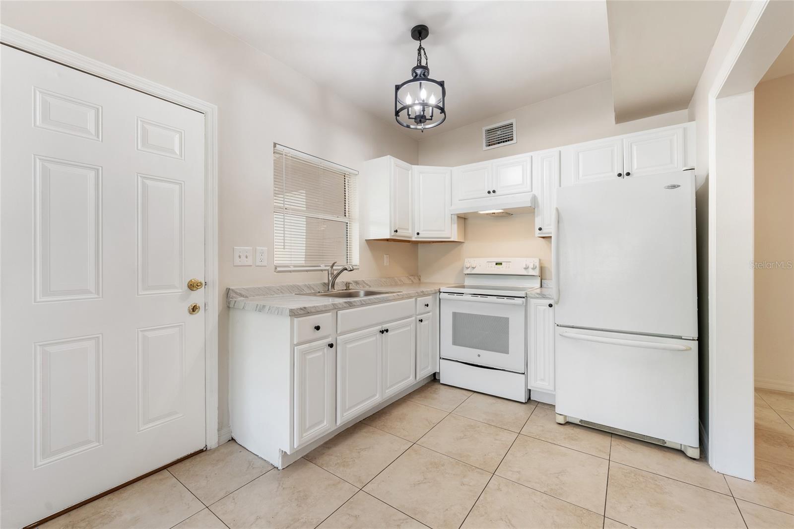 Image 7 of 21 For 315 Fairlane Avenue