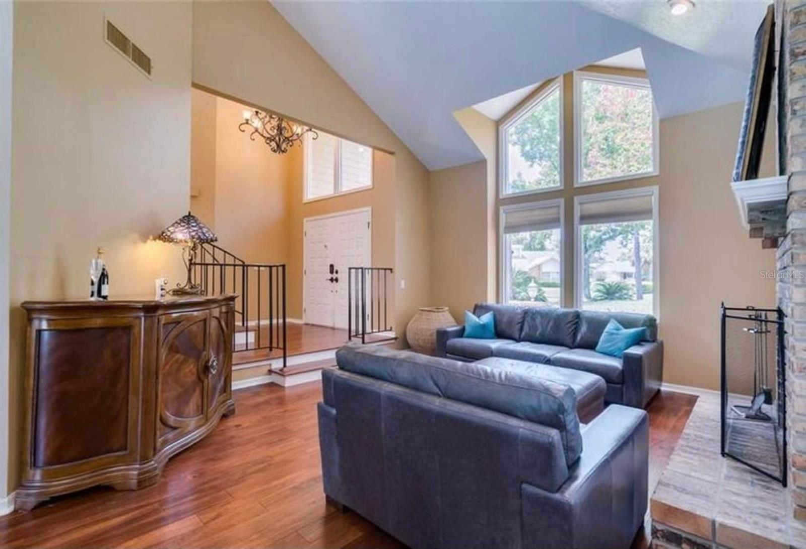 Image 12 of 39 For 9707 Sibley Circle