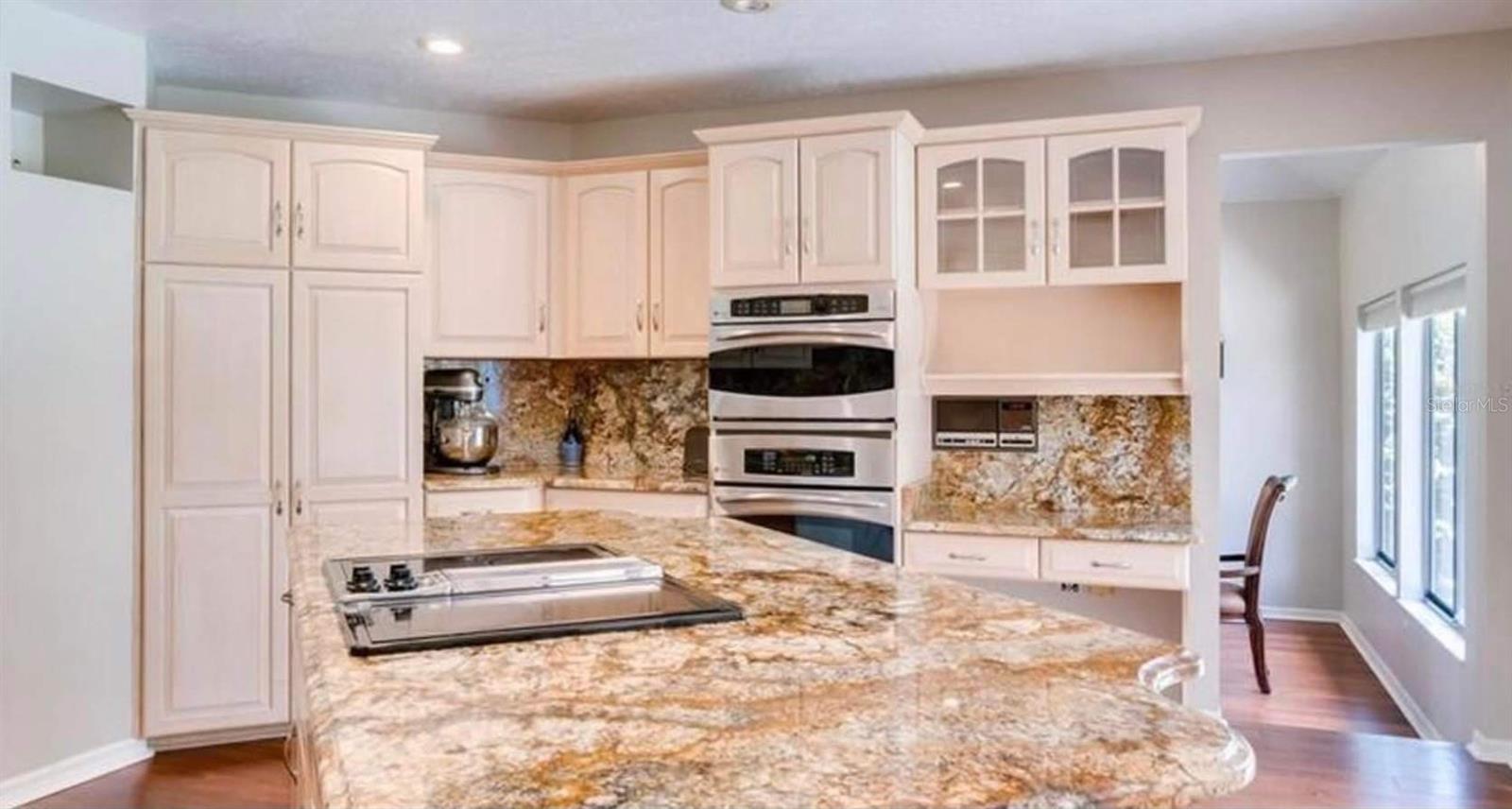 Image 5 of 39 For 9707 Sibley Circle