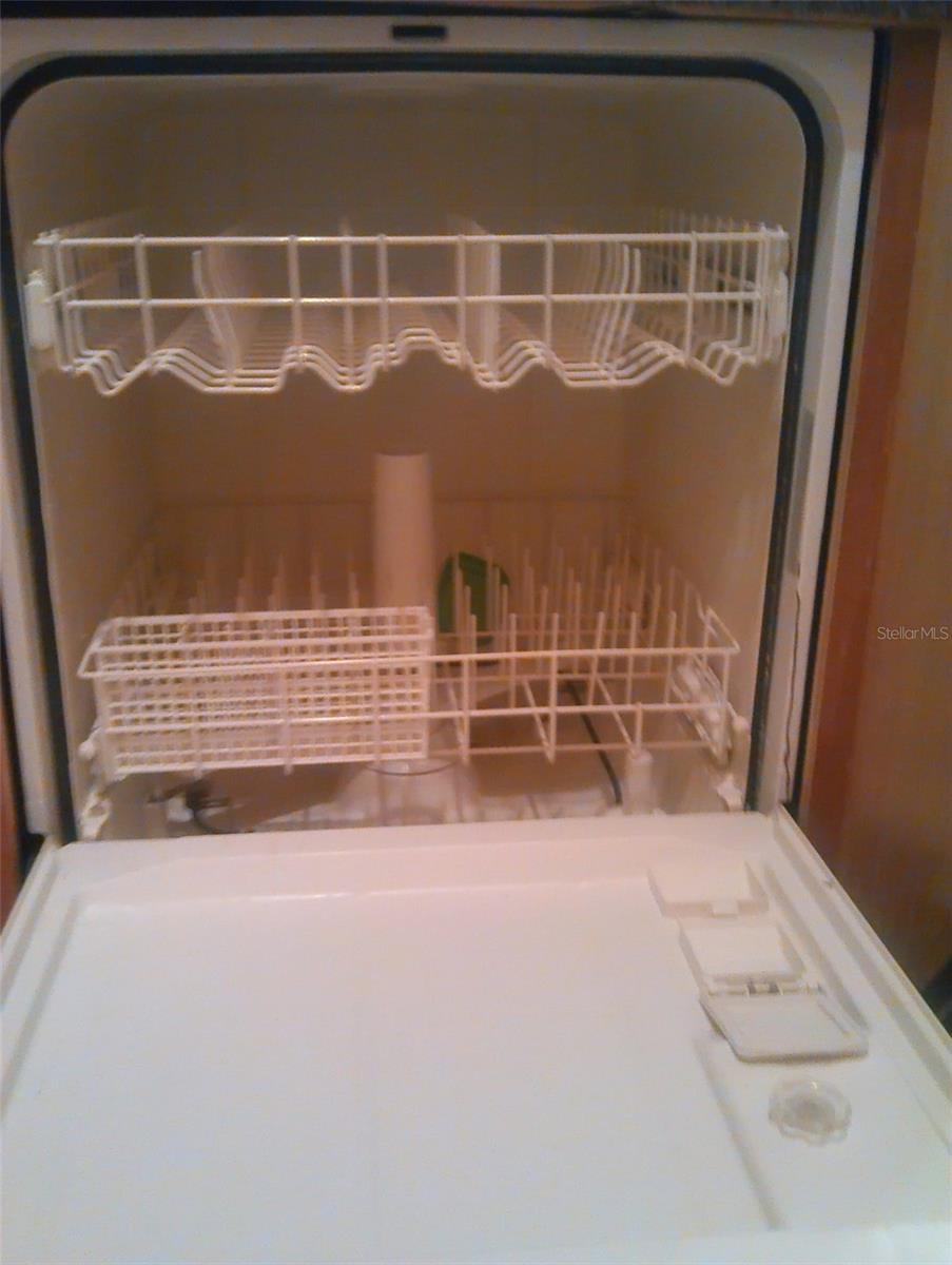 Image 6 of 14 For 5979 Westgate Drive 1022