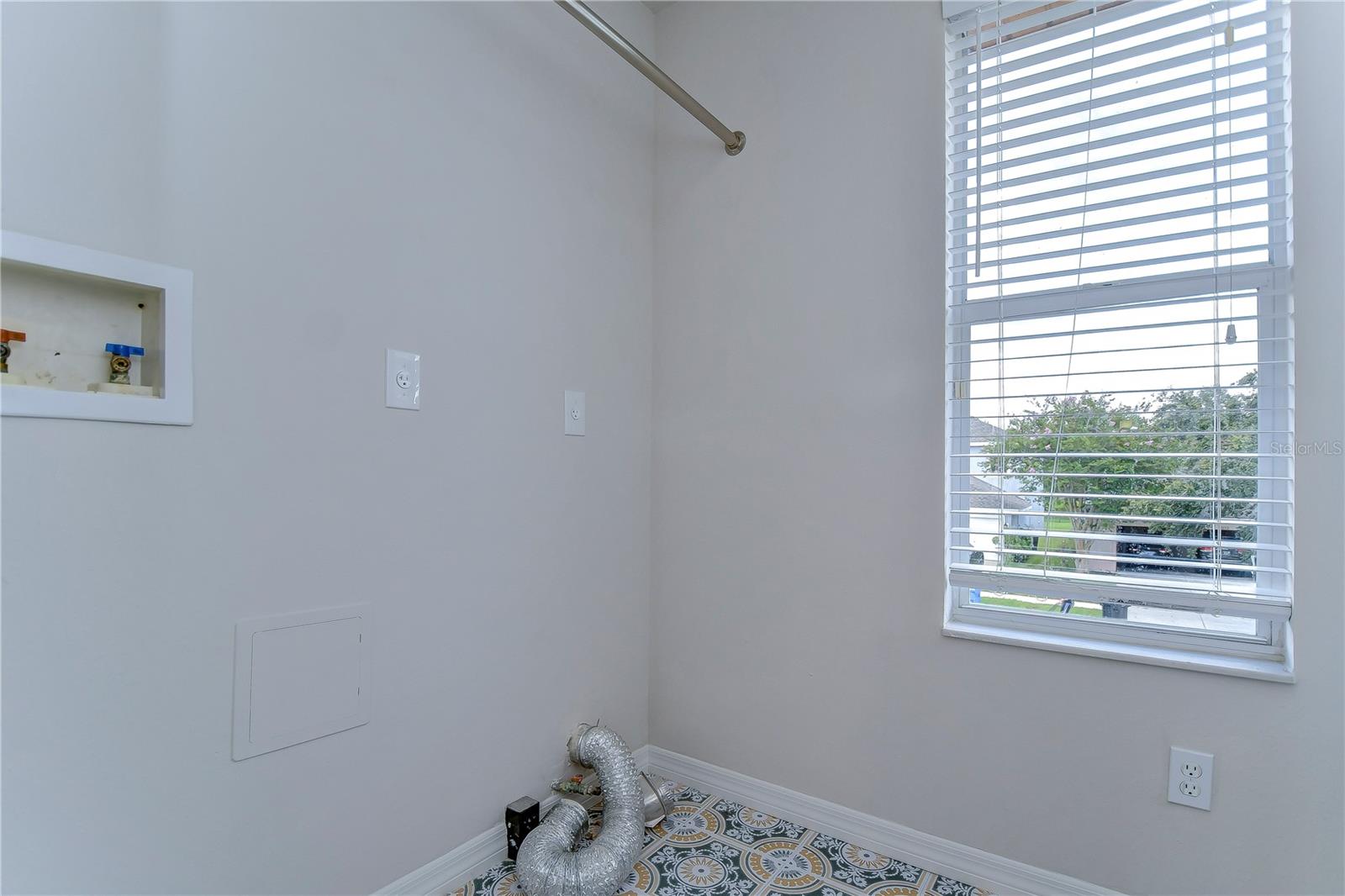 Image 7 of 41 For 20131 Nob Oak Avenue