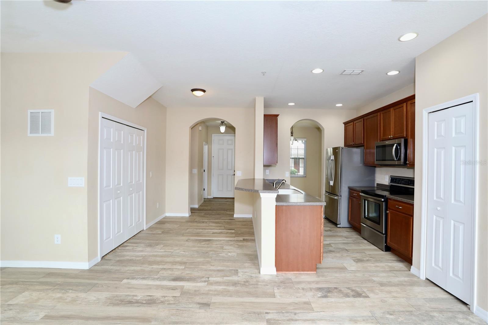 Image 10 of 31 For 7912 Northlake Parkway