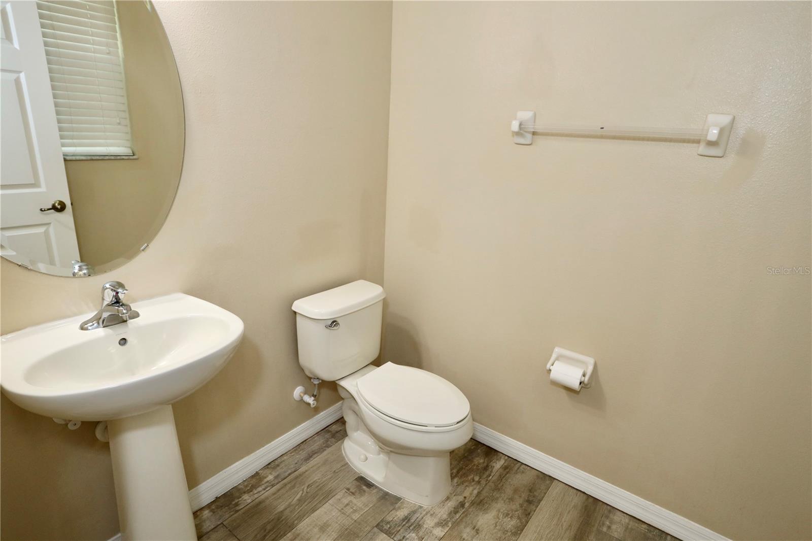 Image 5 of 31 For 7912 Northlake Parkway
