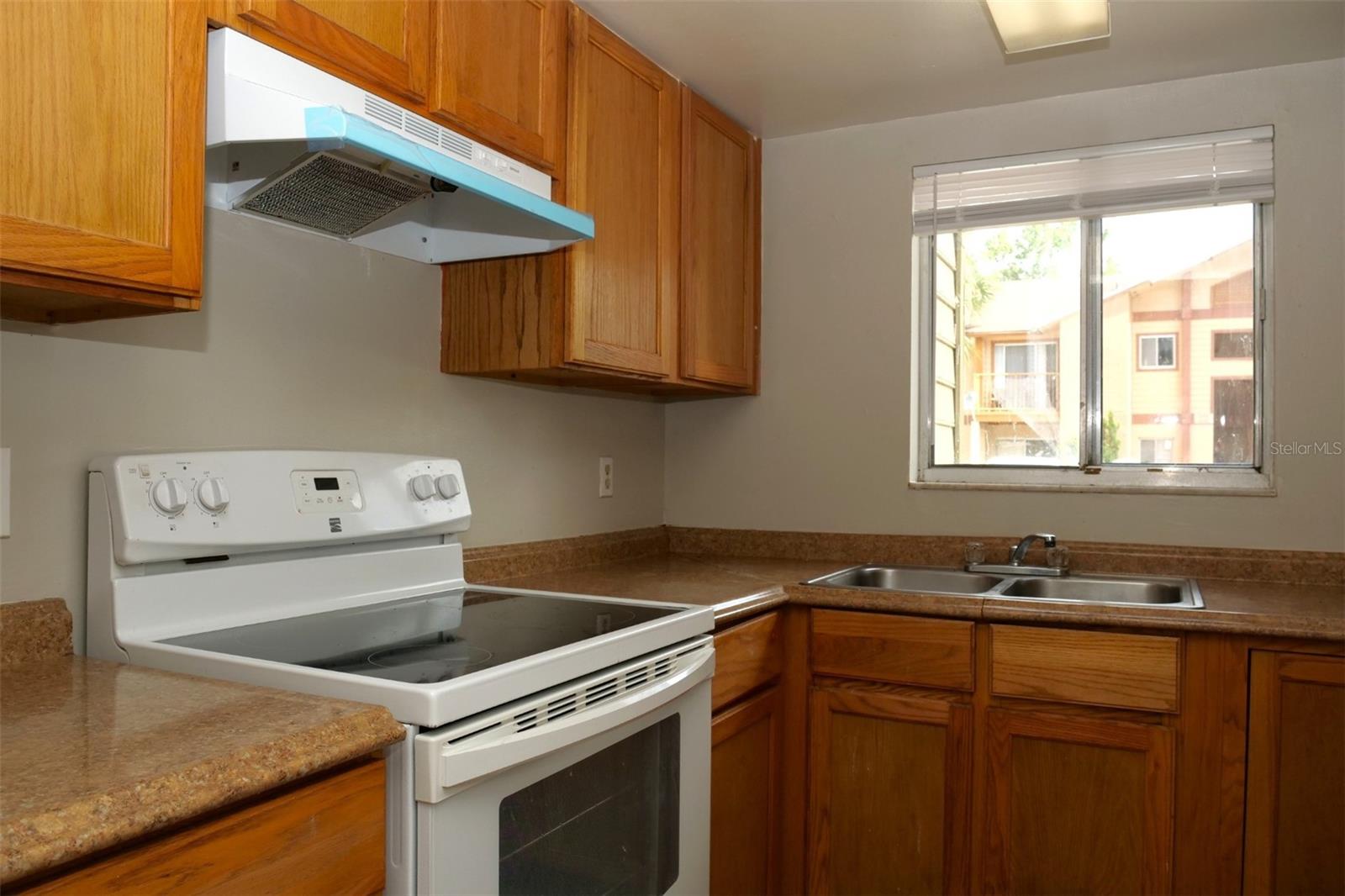 Image 10 of 12 For 2048 Bowen Drive 2050