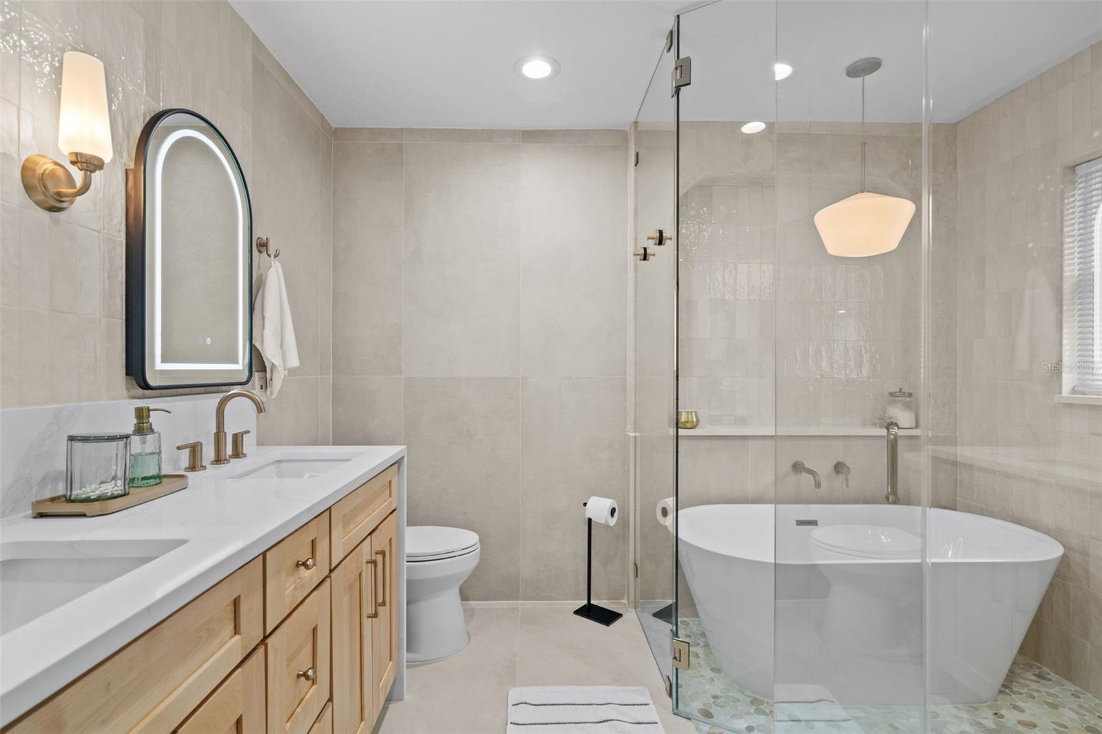 Image 17 of 39 For 8410 Shady Glen Drive