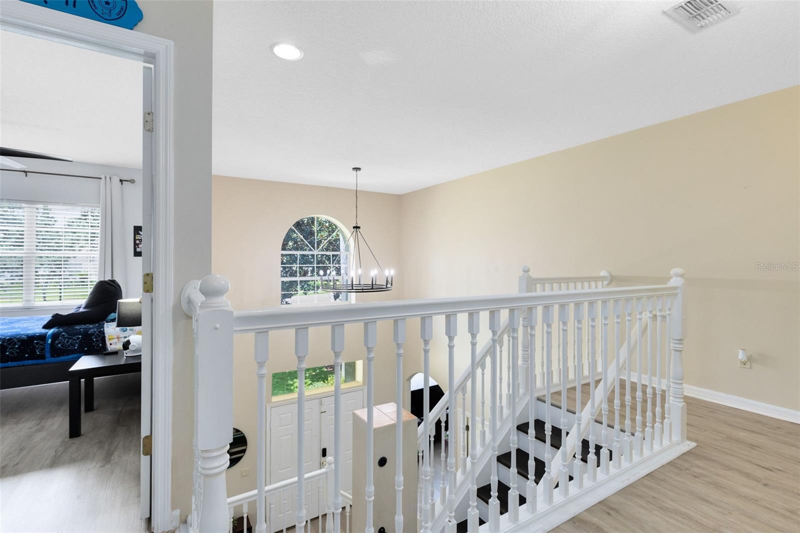 Image 23 of 35 For 1155 Oak Creek Court