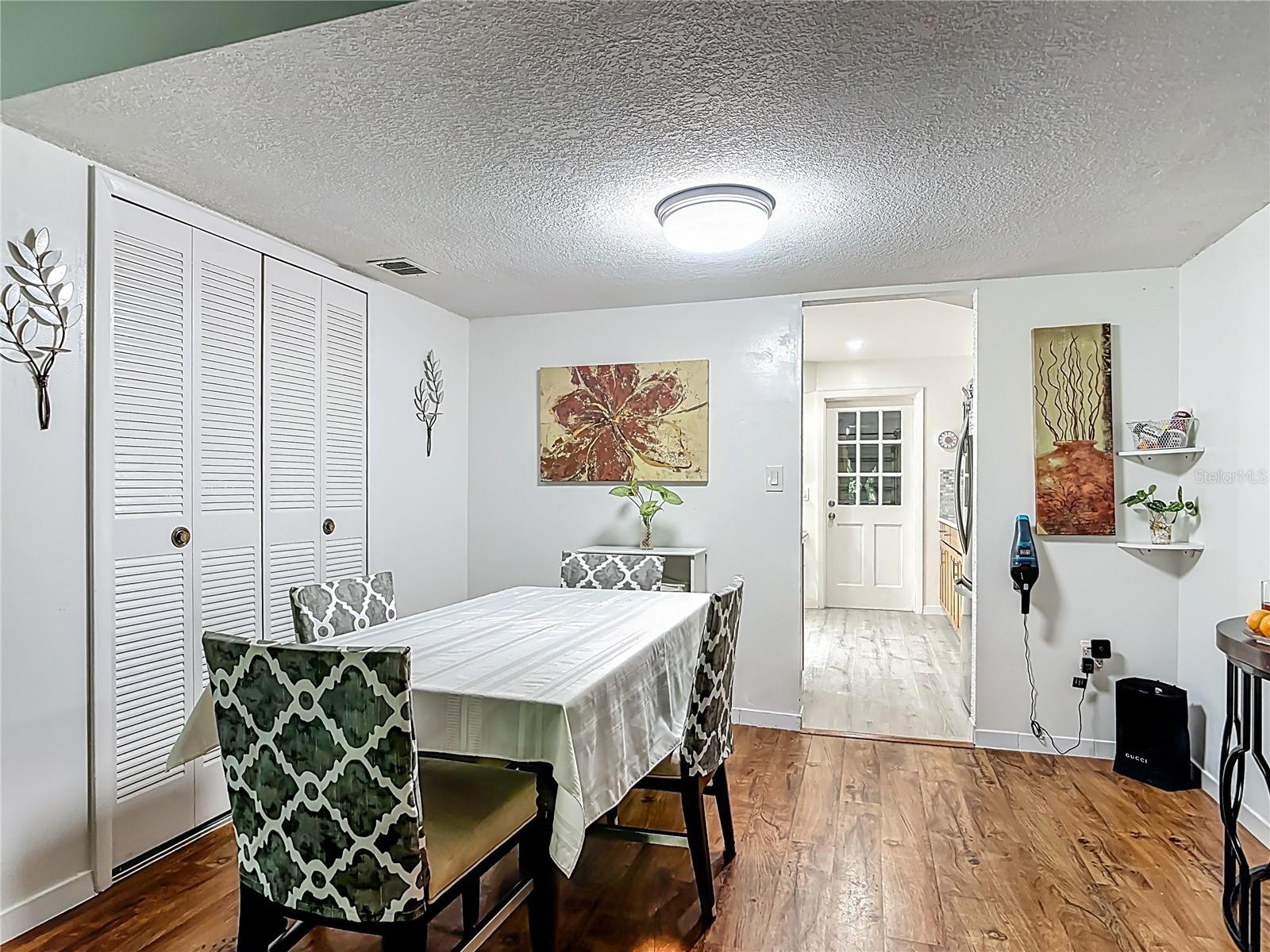 Image 10 of 51 For 140 Teriwood Court