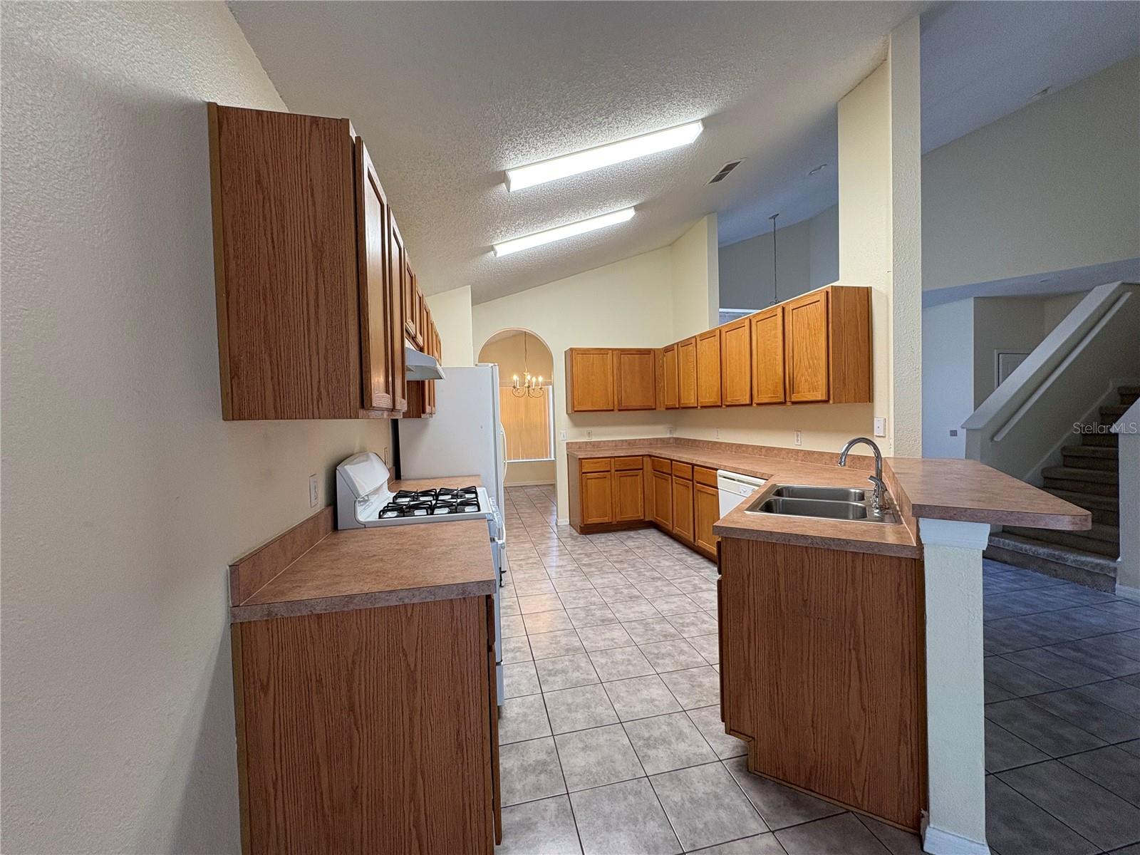 Image 17 of 31 For 323 Weatherby Place