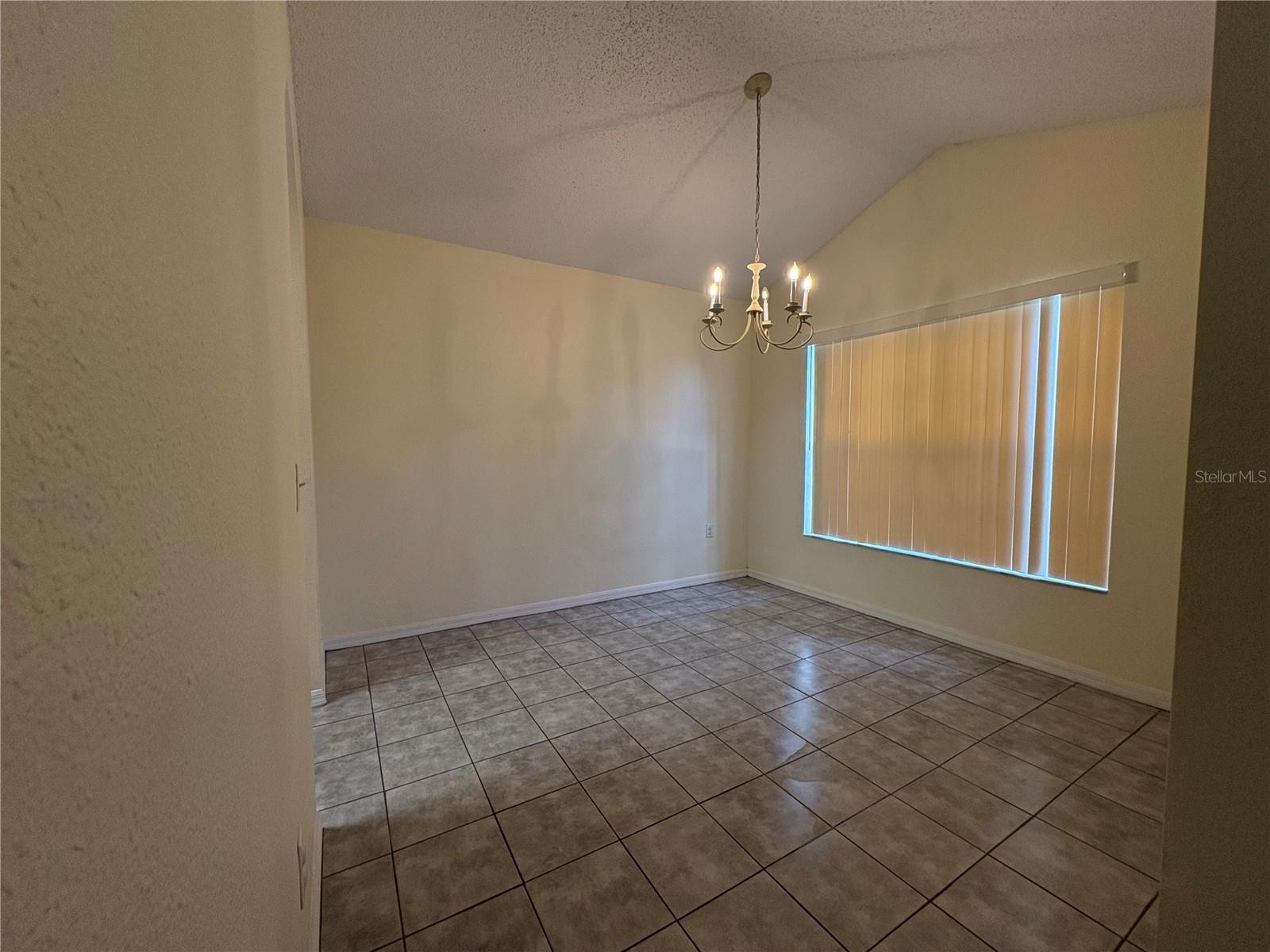 Image 19 of 31 For 323 Weatherby Place