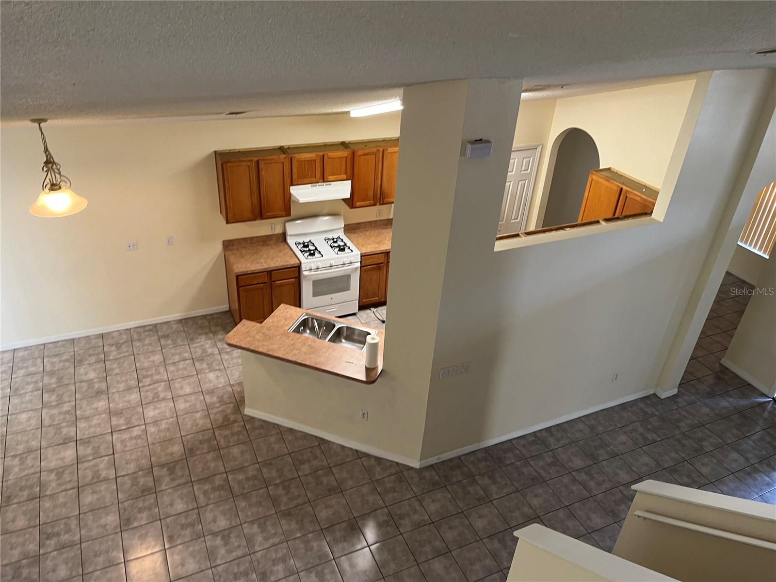 Image 6 of 31 For 323 Weatherby Place