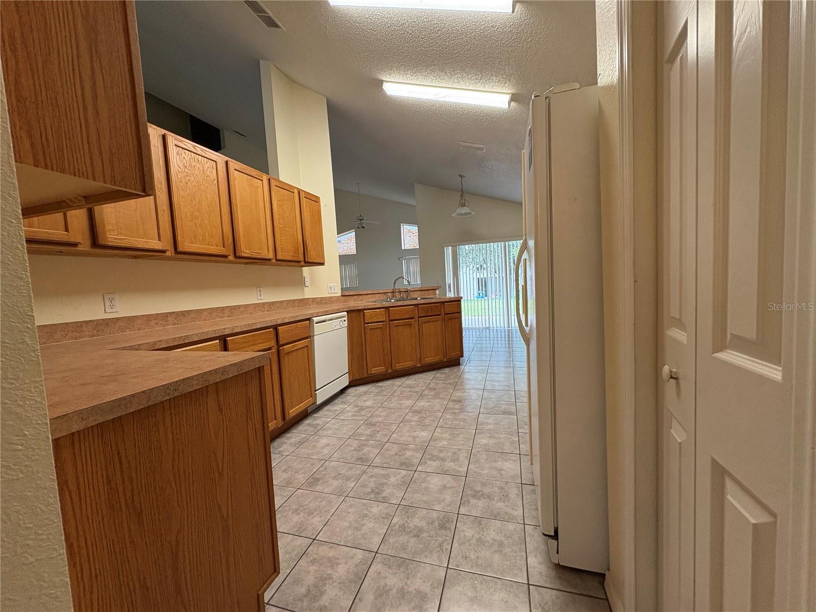 Image 9 of 31 For 323 Weatherby Place