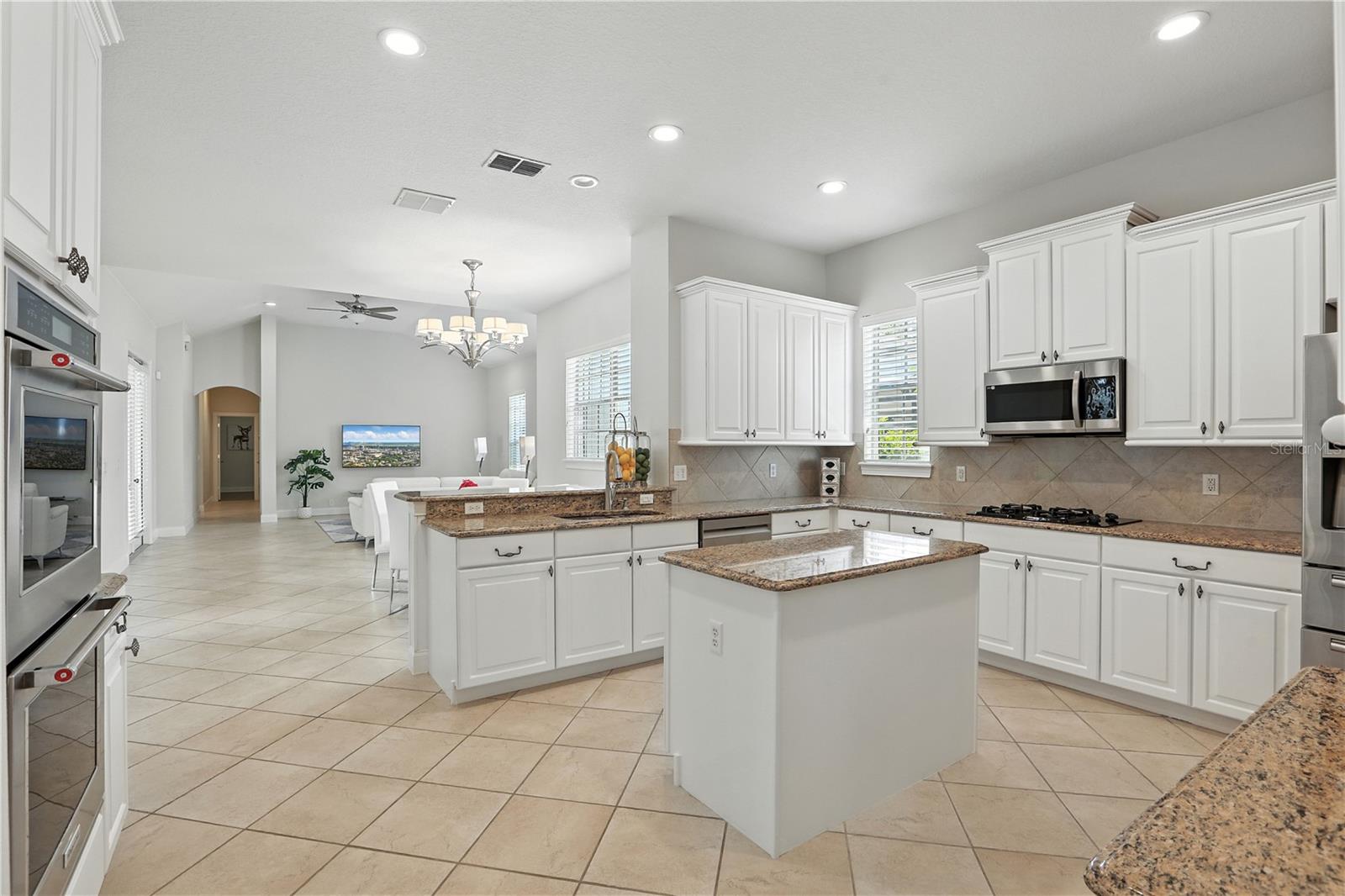 Listing photo id 7 for 11334 Camden Loop Way